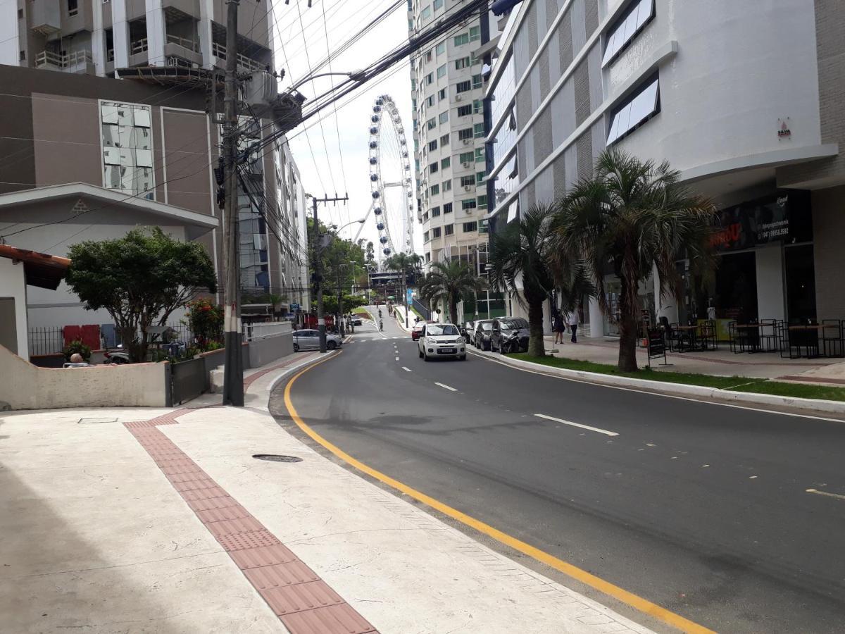 Ótimo Apto. 180 metros do Mar Balneário Camboriú Exterior foto